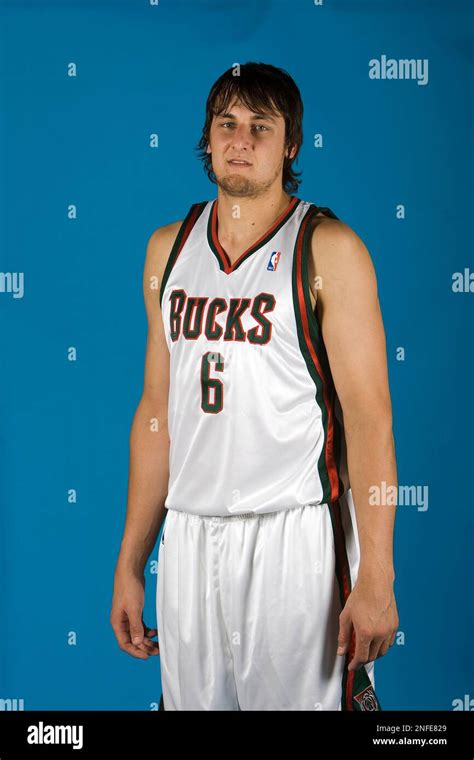 andrew bogut bucks.